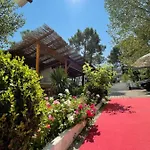 Tufi Aparthotel 3*