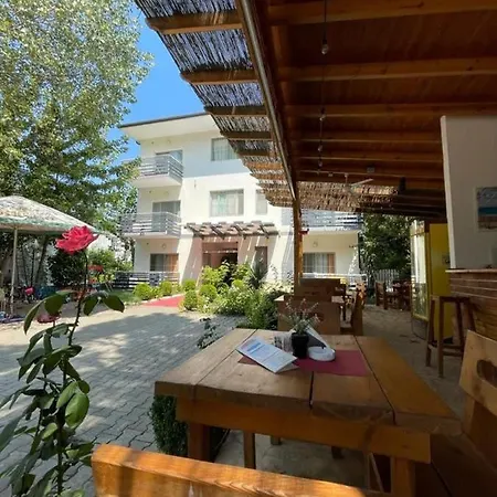 Tufi 3* Velipojë