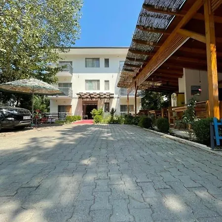 Tufi Aparthotel Velipojë
