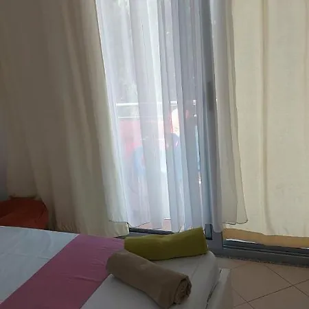 Tufi Velipojë