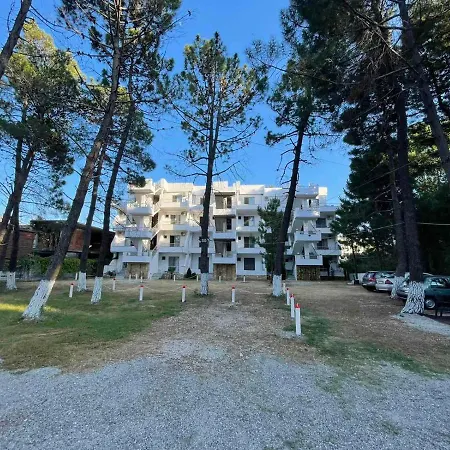 Aparthotel Tufi Velipoje