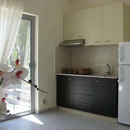 Hotel apartamentowy Tufi Velipojë