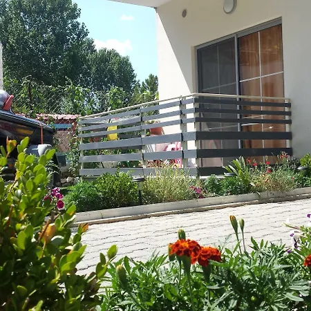 Tufi 3* Velipojë