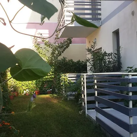 Tufi 3* Velipojë