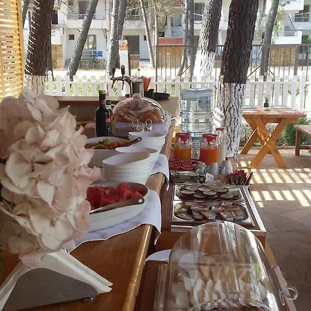 Tufi Aparthotel 3*