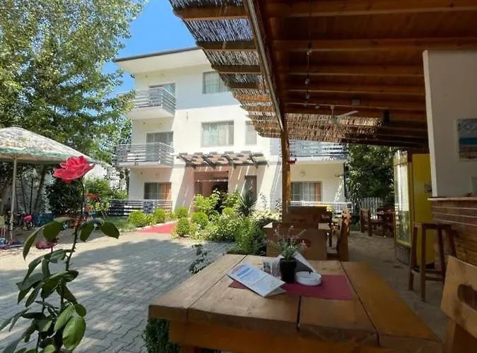 Tufi 3* Velipojë