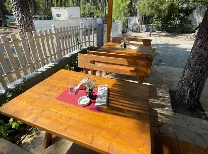 Tufi Apart-hotel Velipojë